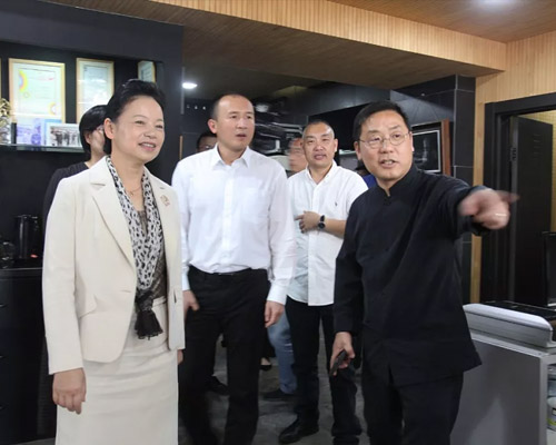 胡剑谨调研温州影视企业 寄语一心智业再创佳作